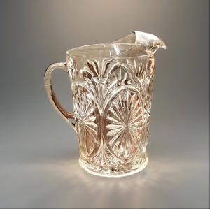 lot 211 image: Anchor Hocking Medallion TeaWater Pitcher WRare Leaf Pattern