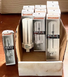 lot 225 image: Ten (10) Sylvania Dulux 13w, 32w, &amp 42w Amalgam Compact Fluorescent Light Bulbs