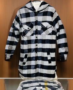 lot 282 image: NEW Madison Taylor The Boyfriend&nbsp Black &amp Grey Plaid Fleece Lined Sherpa Size L