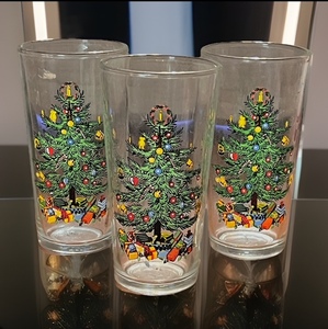 lot 287 image: Vintage KIG Christmas Tree Tumbler Glasses 12 oz Clear - Set of 3