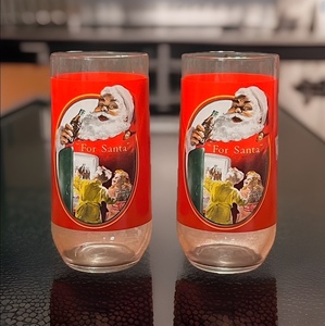 lot 288 image: Two (2) Vintage 1995 Coca Cola For Santa Glass  Haddon Sundblom #31308 A