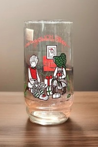 lot 294 image: Vintage 1980 Holly Hobbie &amp Robby Coca-Cola Christmas Glass #2 of 4 Limited Edition