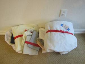 lot 70 image: various size sheets