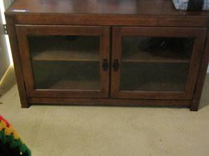 lot 31 image: Double door entertainment TV stand