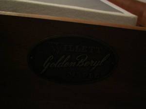lot 35 image: Willett Golden Beryl Maple nightstand