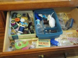 lot 98 image: large lot of sewing supplies