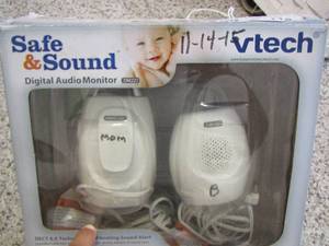 lot 118 image: Safe and Sound   V Tech digital audio monitor - PRE OWNED