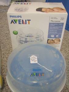 lot 120 image: Avant Philips microwave steam bottle sterilizer