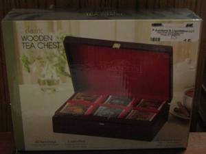 lot 15 image: Classic wooden tea chest in original box