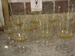 lot 76 image: yellow wine glasses qty 11