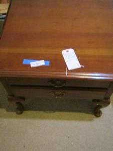 lot 3 image: Ethan Allen side table 2 drawers