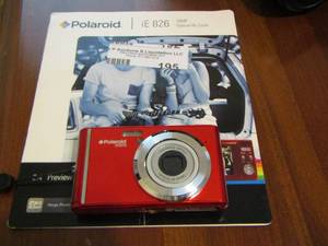 lot 195 image: Polaroid  IE 826 camera