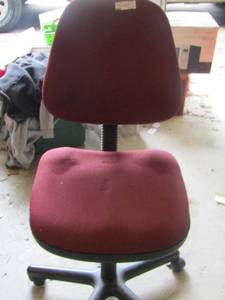 lot 156 image: red rolling office chair