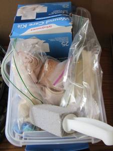 lot 163 image: lot of first aid supplies and clippers