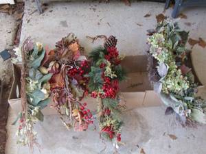 lot 281 image: Greenery dcor