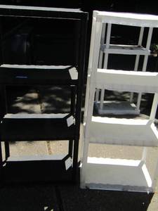 lot 286 image: 3 tier plastic shelves   QTY 2
