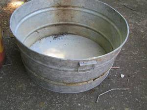 lot 289 image: metal large bucket