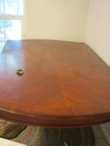 lot 28 image: Dining Room Table MAPLE  has 2 leaves (16 EACH)   - Chairs are # 134