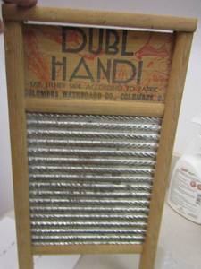 lot 301 image: DUBL HANDI  WASHBOARD