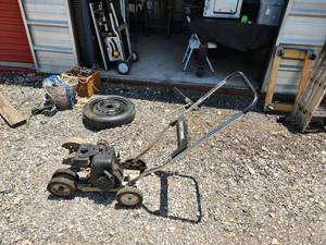 lot 47 image: Craftsman edger-trimmer - Sears