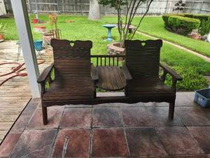 lot 5 image: Solid wood 2-seat Adirondack chair