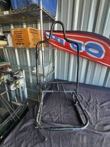 lot 172 image: 1960 to 70s VW Beetle bucket seat frame
