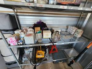 lot 178 image: Shelf Lot