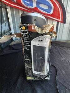 lot 165 image: Lasco oscillating ceramic heater