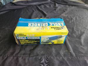 lot 152 image: 4-12 angle grinder