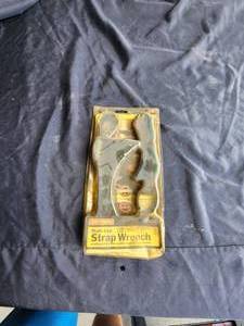 lot 153 image: Craftsman strap wrench set