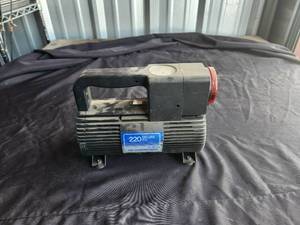 lot 141 image: Portable air compressor - DC 12volt