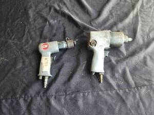 lot 145 image: Air tools - air chisel, and impact wrench