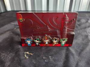 lot 117 image: 2008 Summer Olympic collectible - featuring Fuwa mascots