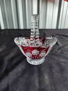 lot 24 image: Hutte lead crystal flower bridal basket with rose ruby