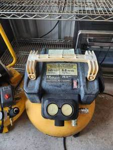 lot 76 image: DeWalt 6-gallon compressor
