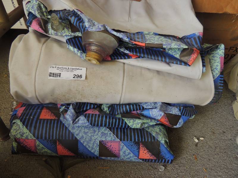 lot 296 image: 2 WATER FLOATSAIR MATTRESS - UNK C...