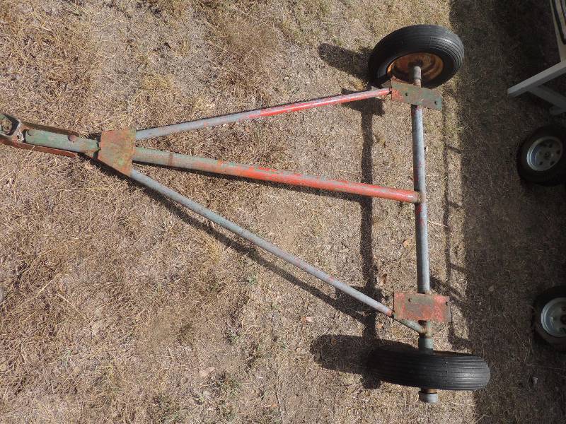 lot 359 image: 2 WHEELED UTILITY DOLLY  -  TIRES ...