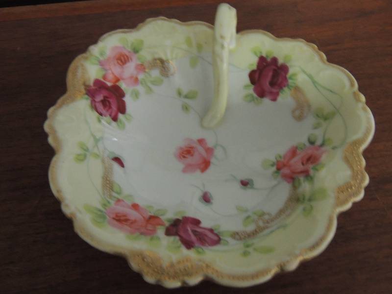 lot 188 image: Lemon Server  hand painted in Japan...