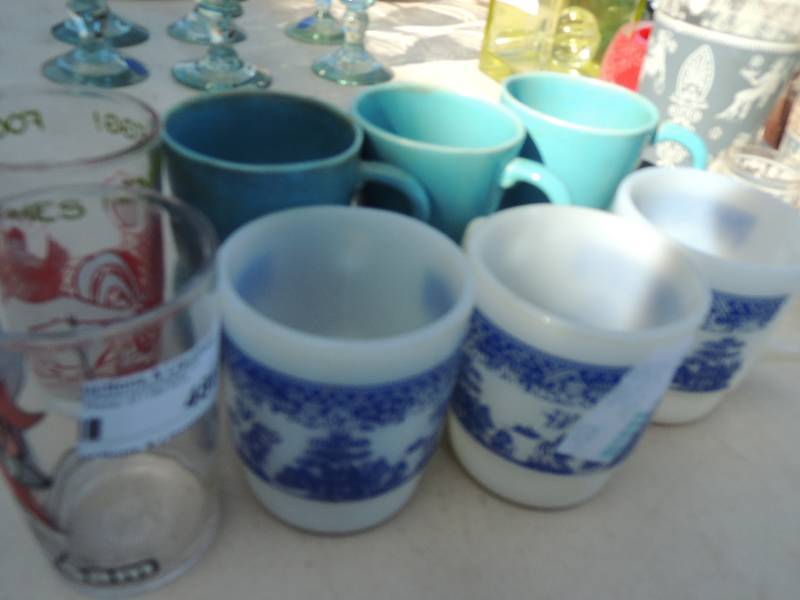lot 486 image: Anchor HOCKING  coffee mugs and lo...
