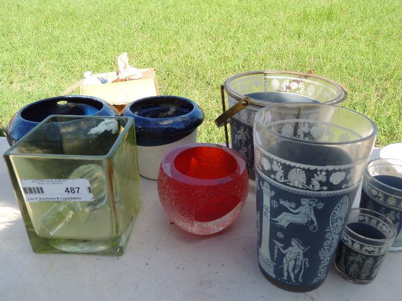 lot 487 image: Shot glasses, ice bucket, juice gl...