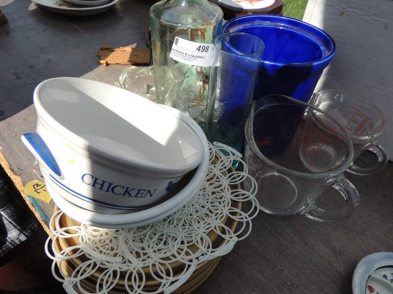 lot 498 image: Painted wine bottle, plastic bowls...