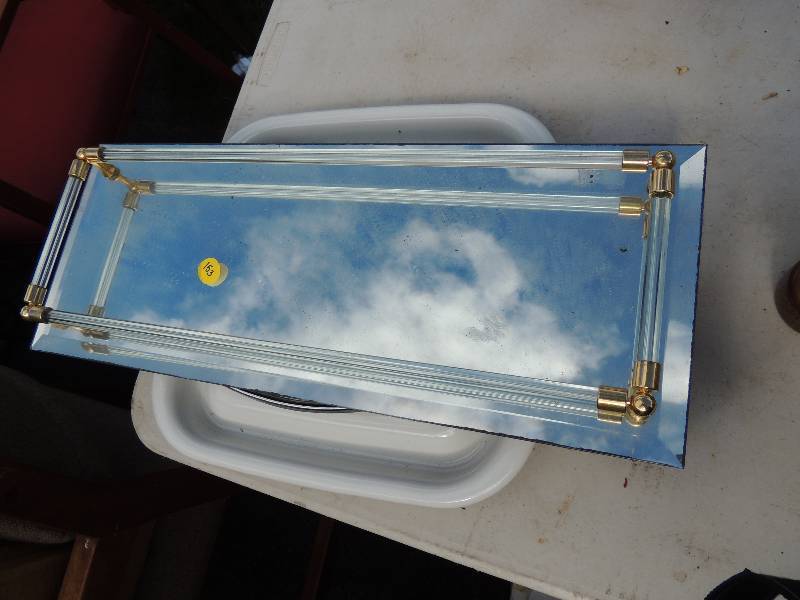 lot 517 image: Vanity tray, casserole holder and ...