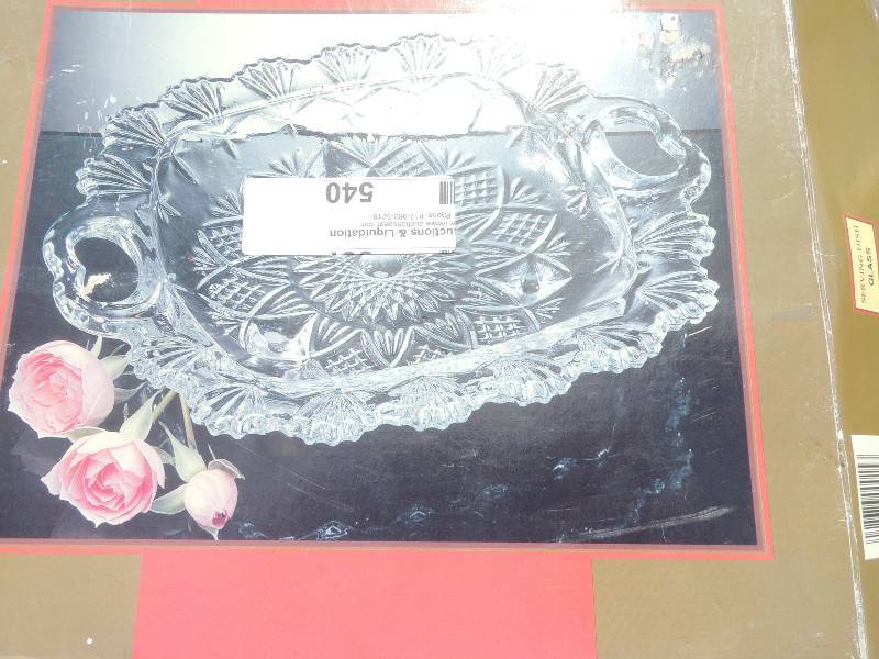 lot 540 image: NIB glass serving dish...