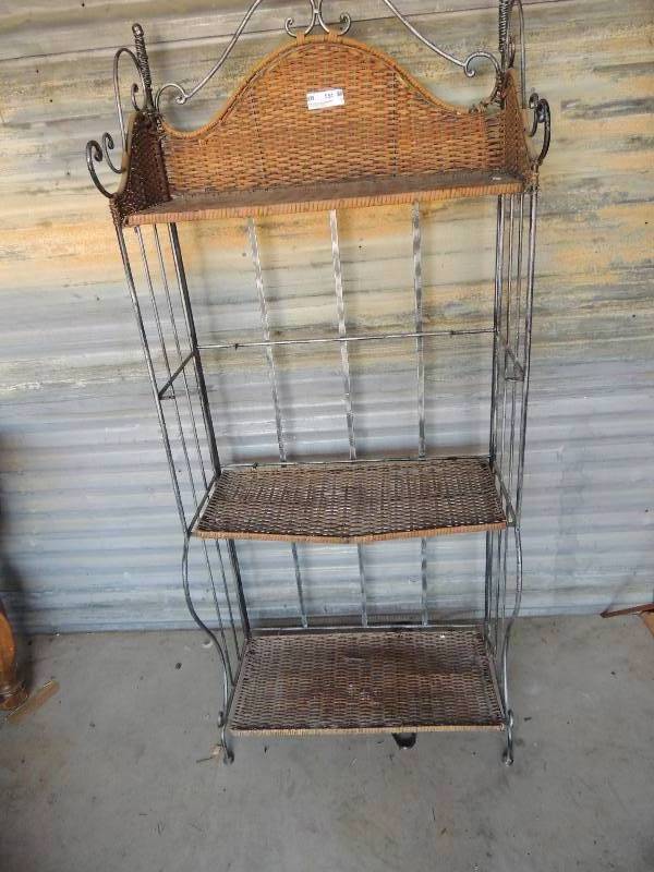 lot 554 image: Wicker Bakers  rack (folding)...