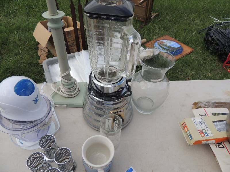 lot 579 image: Blender, food processor, hand chopp...