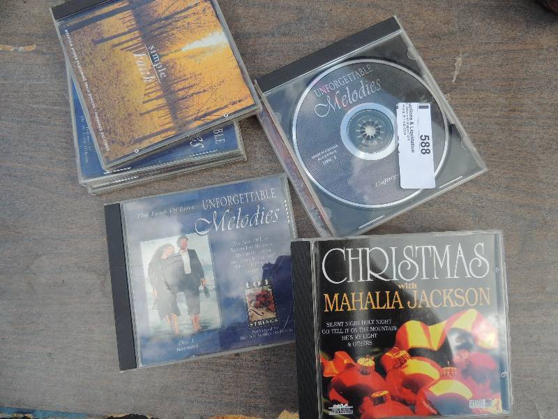 lot 588 image: 8 CD - christmas and various melodies...
