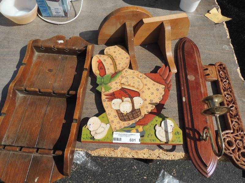 lot 601 image: Wooden accessories, spoon rack, candle holder, etc.