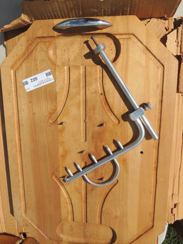 lot 602 image: CARVING BOARD  MEAT board...
