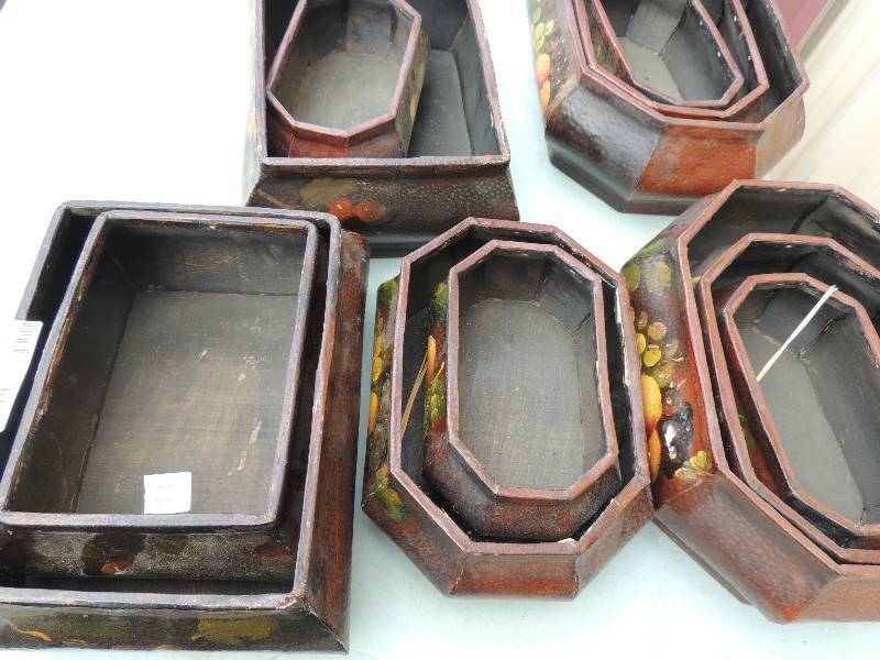lot 613 image: Wooden boxes 12 count...