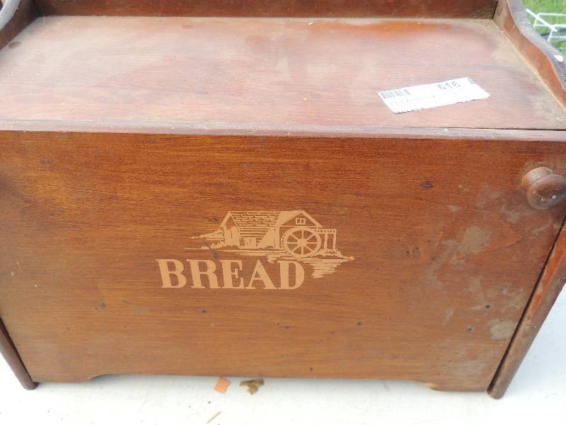 lot 616 image: Bread box and stamp box...